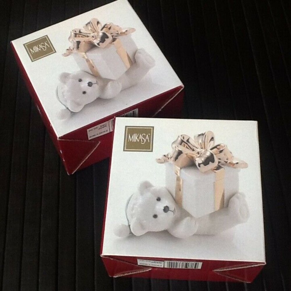 2 Mikasa Porcelain Holiday Elegance Bears GreenHat